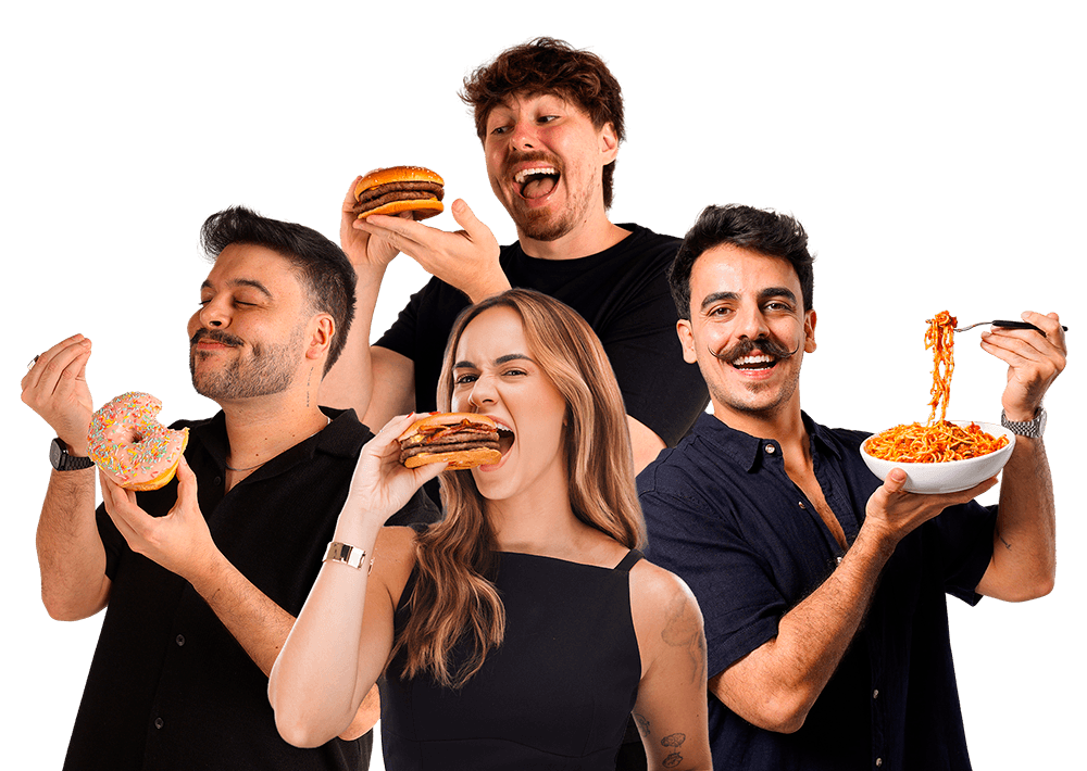 Pessoas felizes com pratos